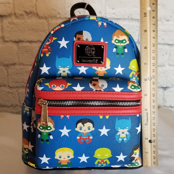 justice league mini backpack DC Comics Batman for Boys Toddlers Kids ~ Deluxe 12 Inch Batman Preschool Toddler Backpack with Detachable Cape and Stickers (Batman School Supplies) Loungefly Justice League DC Chibi